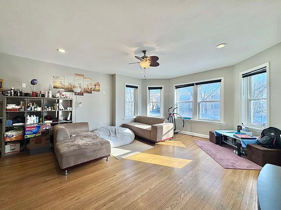 5th image of 6052 N Claremont Ave #1S