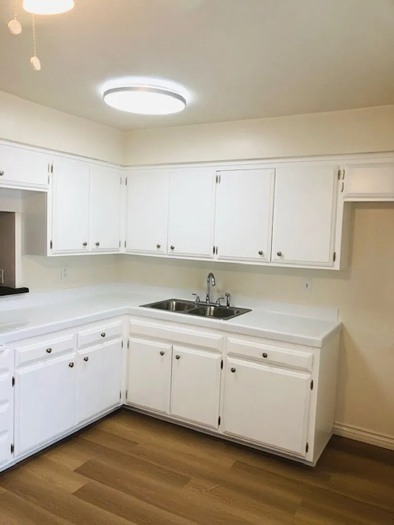 10611 Western LLC — Photo 2