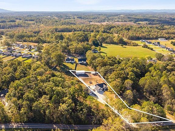 5th image of 70 Deyoung Rd