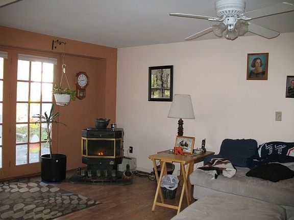 Family Rm w/Pellet Stove