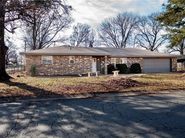 922 E Hazel St, Sallisaw, OK 74955