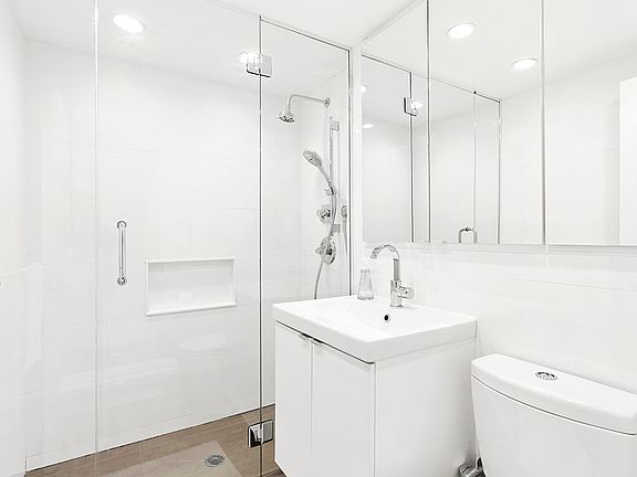 5th image of 301 E 66th St APT 14h
