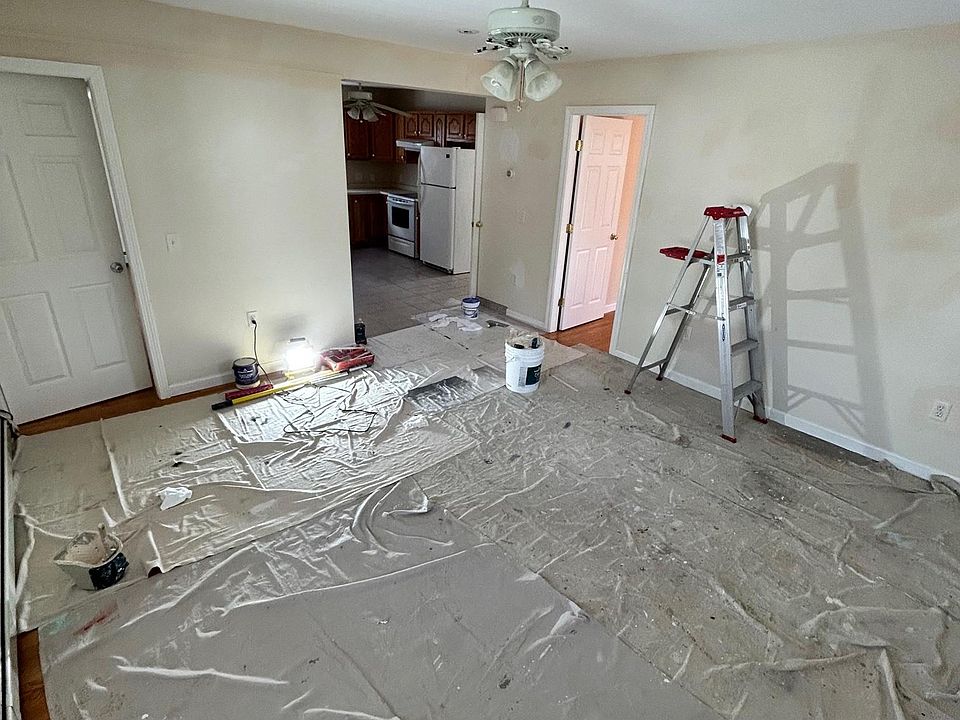 88 Liberty St Pawcatuck, CT Zillow Apartments for Rent in Pawcatuck