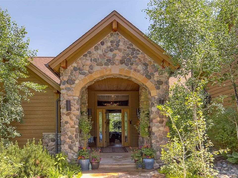 Stately covered entryway