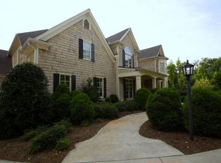 350 Winn Park Ct, Roswell, GA 30075