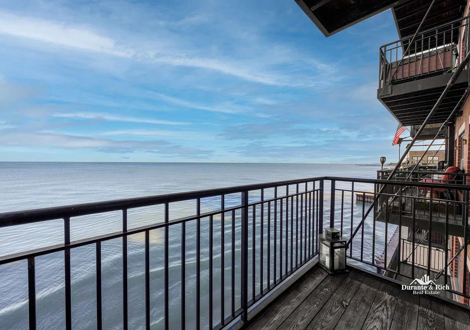 Rare 2-bedroom Condo On Lake Michigan in Chicago — Photo 1