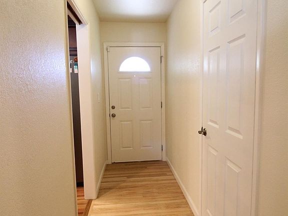 5th image of 1115 Rose Ave