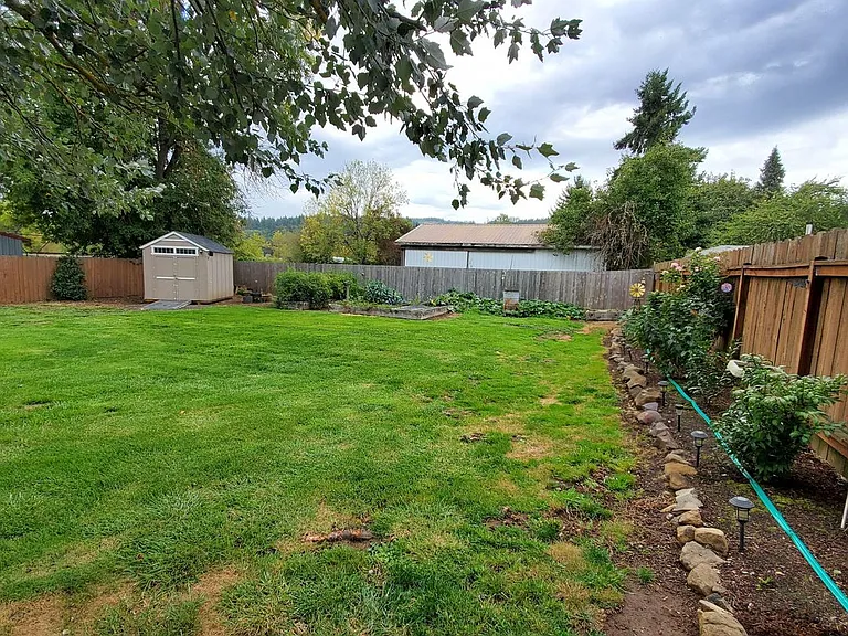 1120 Linn Way — Photo 2