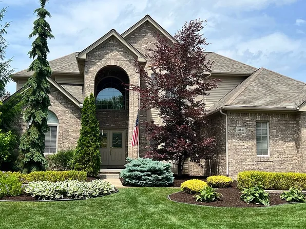 51880 Copperwood Dr S, South Lyon, MI 48178