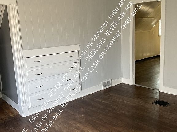 3rd image of 30 Hobart St APT 2