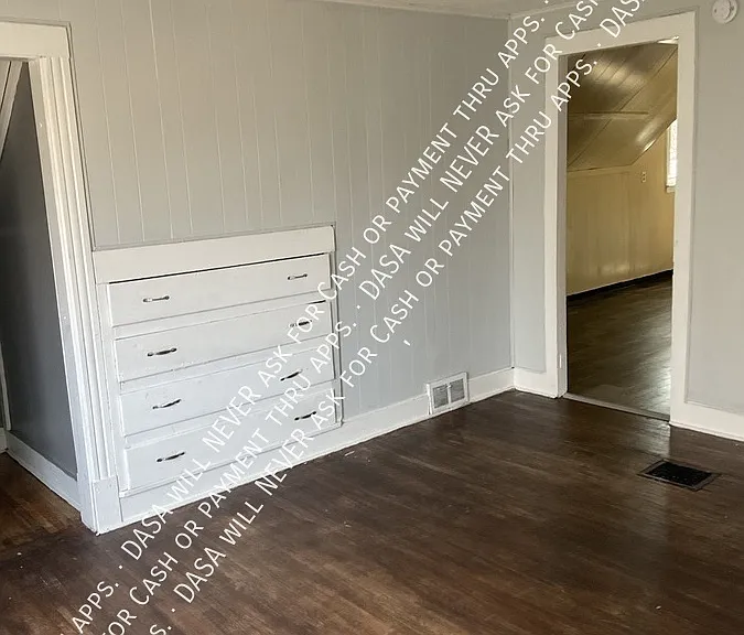 30 Hobart St #2 — Photo 3