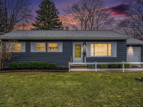 1134 Marion Ave, Grand Haven, MI 49417