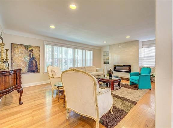 2nd image of 7548 Wellington Way
