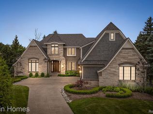 2974 Turtle Pond Ct, Bloomfield Hills, MI 48302