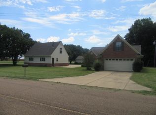 1744 Old Commerce Rd, Robinsonville, MS 38664
