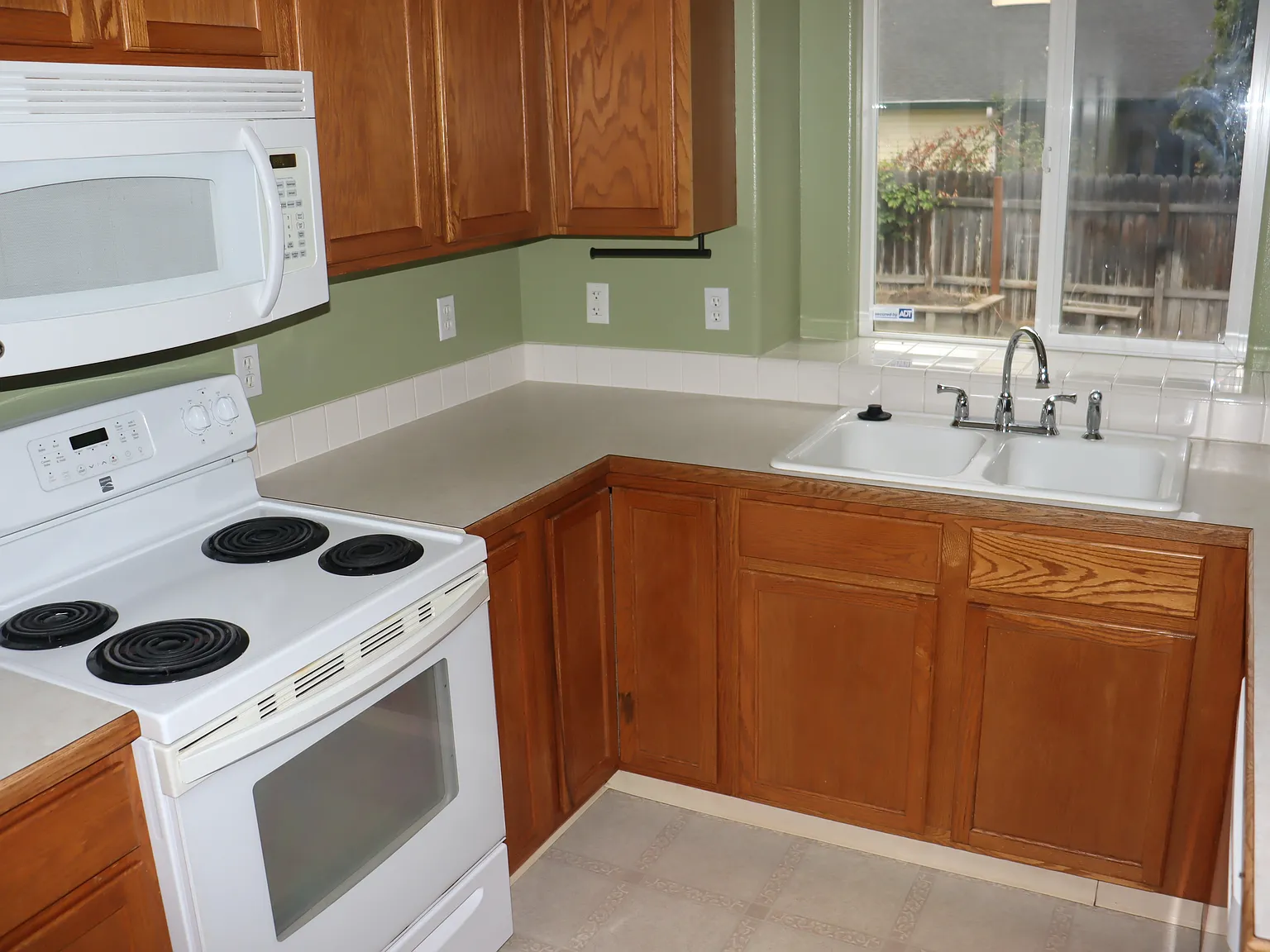 3 bed, 1225 sqft, $1,875 — Photo 4