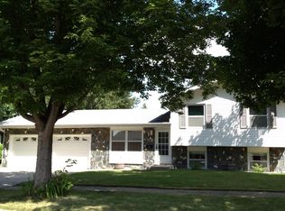 400 21st Ave, Brookings, SD 57006
