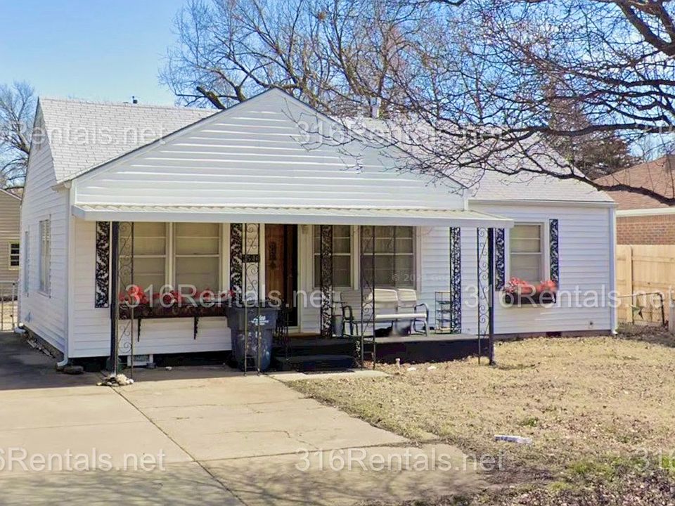 1st image of 2546 S Pattie Ave
