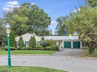 19 Evergreen Ct, Glen Ridge, NJ 07028
