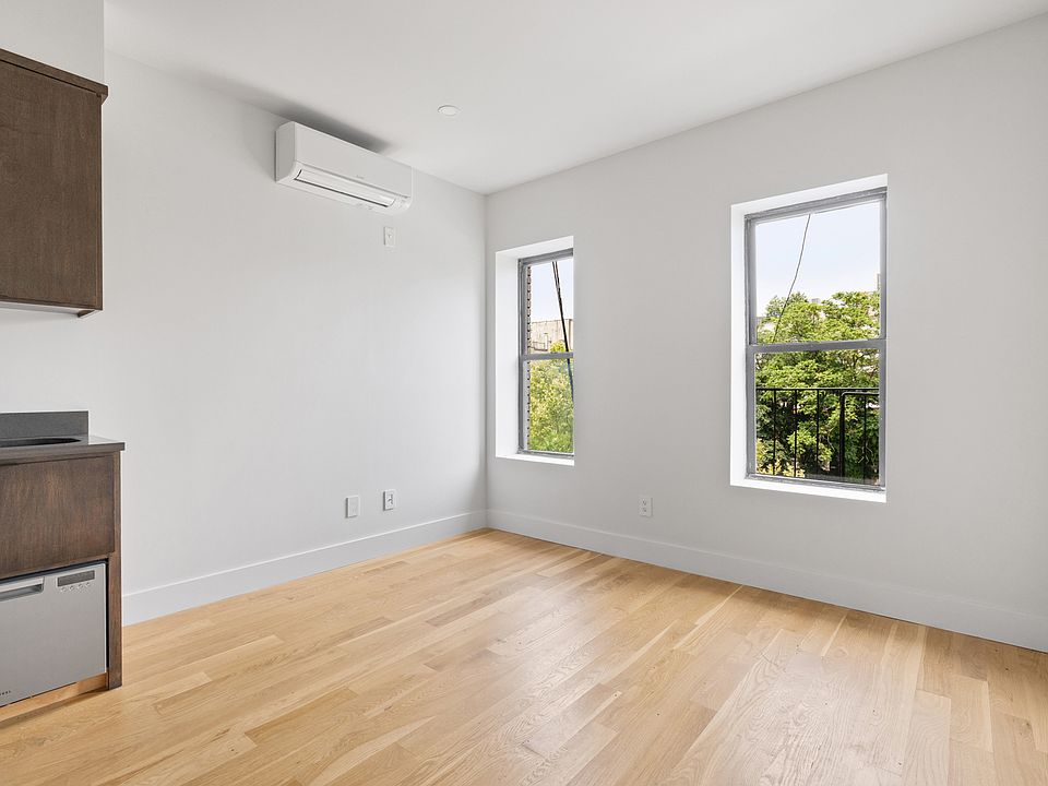 1st image of 738 E 6th St APT 5D