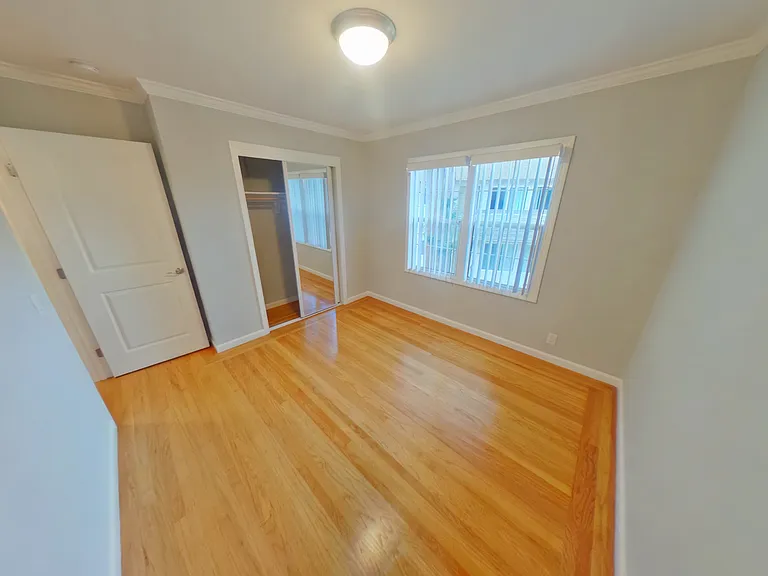368 Waverley St #4 — Photo 6