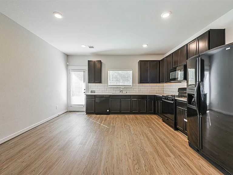 16911 Lagos Ln — Photo 14