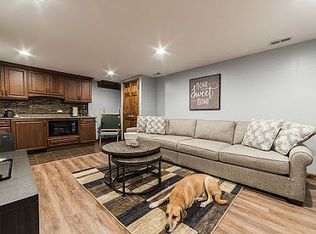 775 Shenandoah Dr, Carol Stream, IL