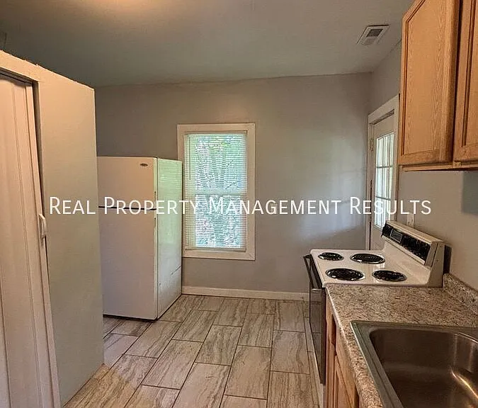 507 S Evans Ave #B — Photo 6