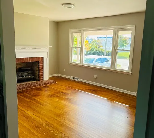 303 Catherine St — Photo 12
