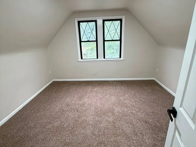 740 Middle Ave — Photo 6