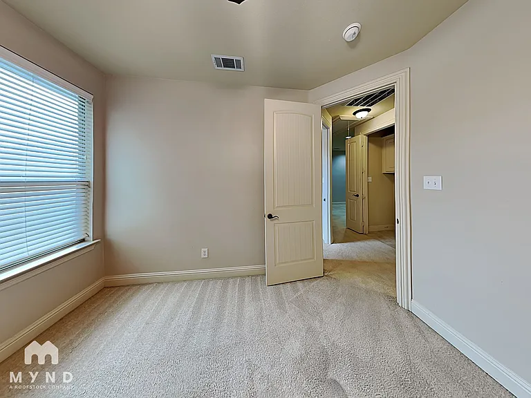 2204 Apollonia Ln — Photo 9