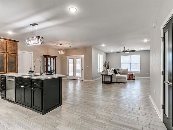 5th image of 4525 Red Bird Rd