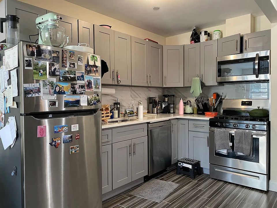 1st image of 2557 44th St #1
