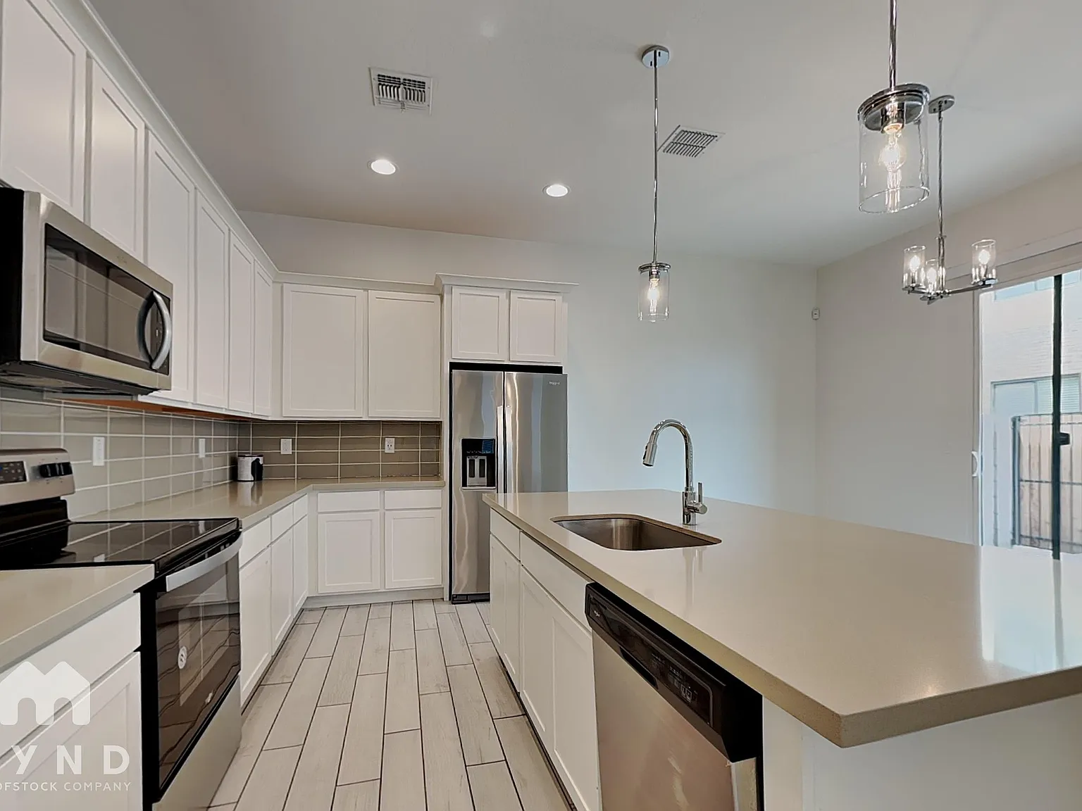 3 bed, 3.5 bath, 1839 sqft, $2,715 — Photo 4