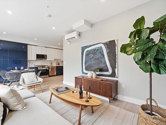 3rd image of 134 New York Ave #201