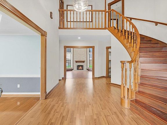 3rd image of 6710 Blue Hills Rd