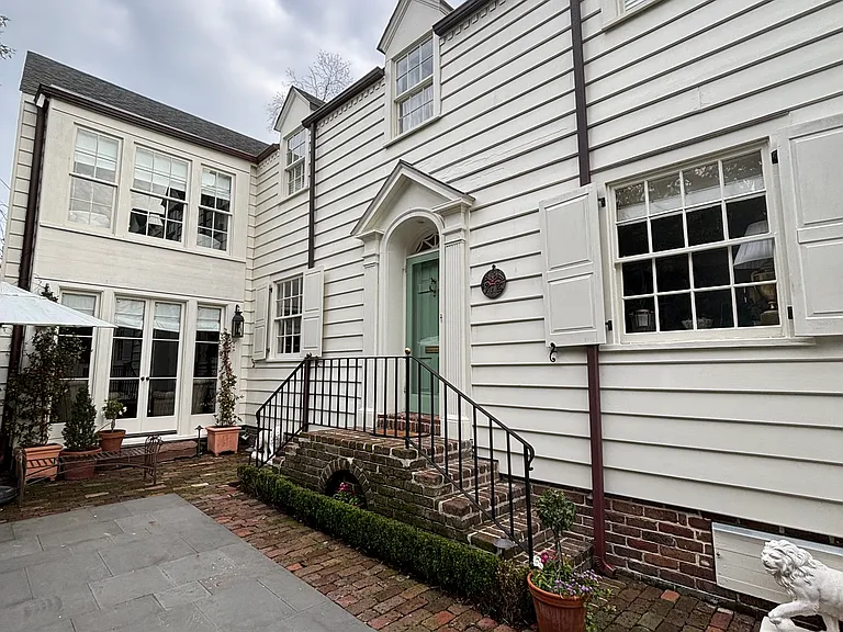 8 Ford Ct — Photo 2