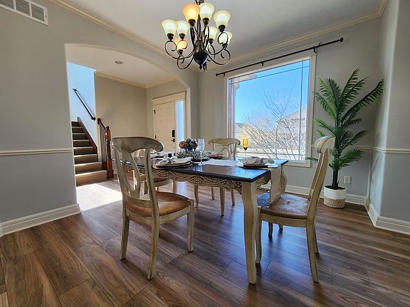 3rd image of 724 N Deerfield Cir