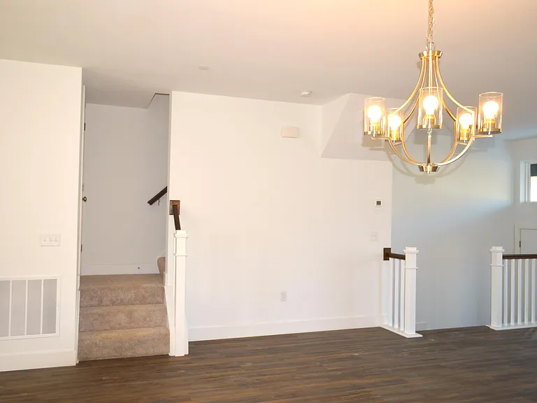 112 Stickley Dr — Photo 5