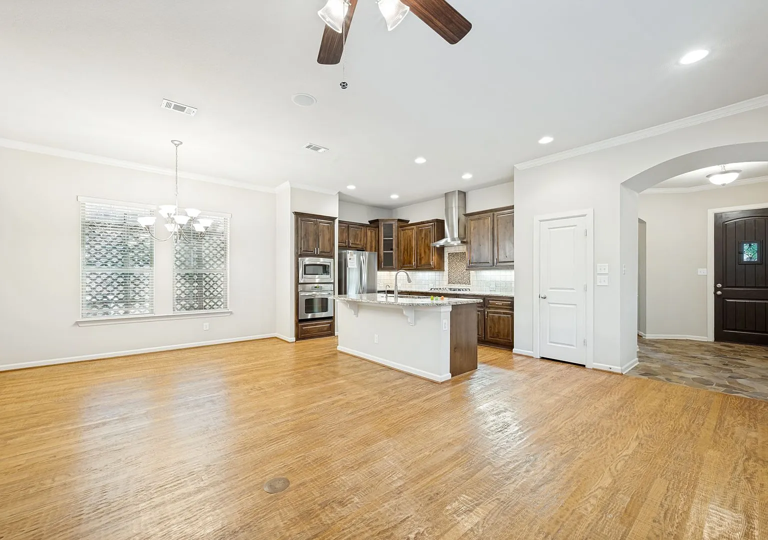 Modern 2-Bedroom Home with Study in Viridian Arlington, TX — Photo 3