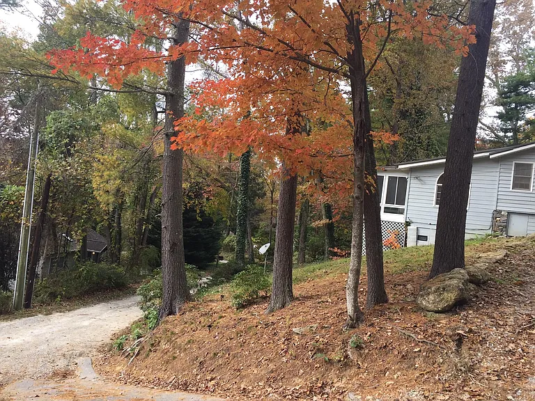 302 Seneca Blvd — Photo 21