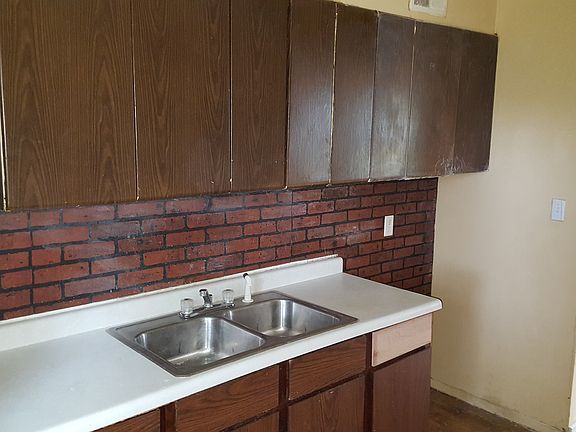 5th image of 1633 Fremont St