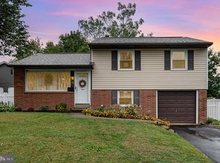 121 Henry Rd, Enola, PA 17025