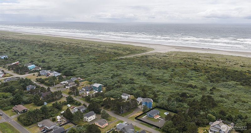 5th image of 163 Sand Dune Avenue NW