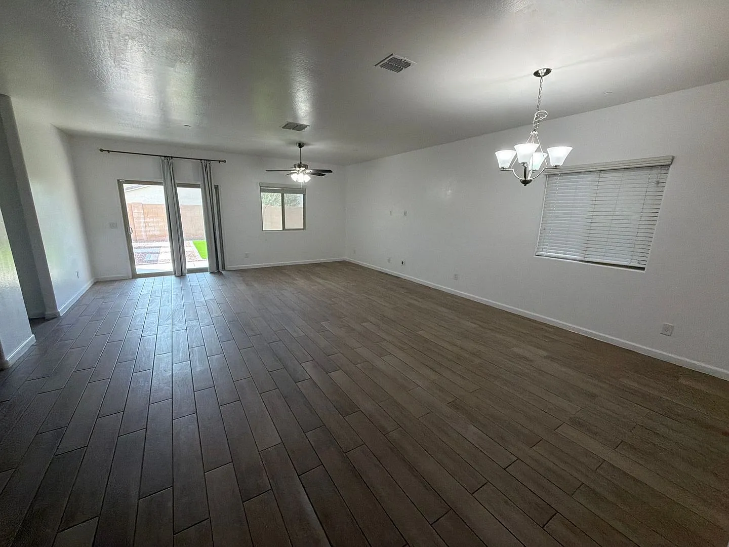 4 bed, 2.0 bath, 1684 sqft, $2,200 — Photo 2