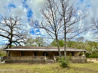 43 McCarty Island Rd, Picayune, MS 39466