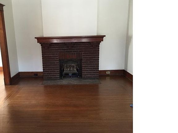 3rd image of 127 Mariner St