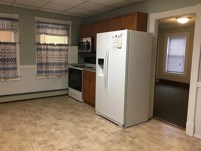278 E Main St #1 — Photo 5
