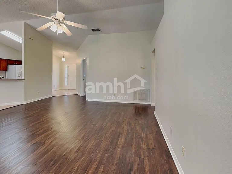 648 Winding Lake Dr — Photo 7