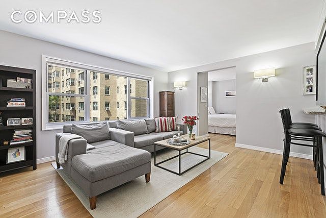 1st image of 20 E 9th St Floor 6